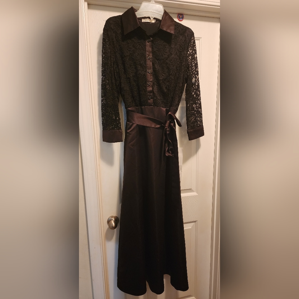 FangZeYuan collared XL lacy button bodice+silky maxi formal dress w/sash